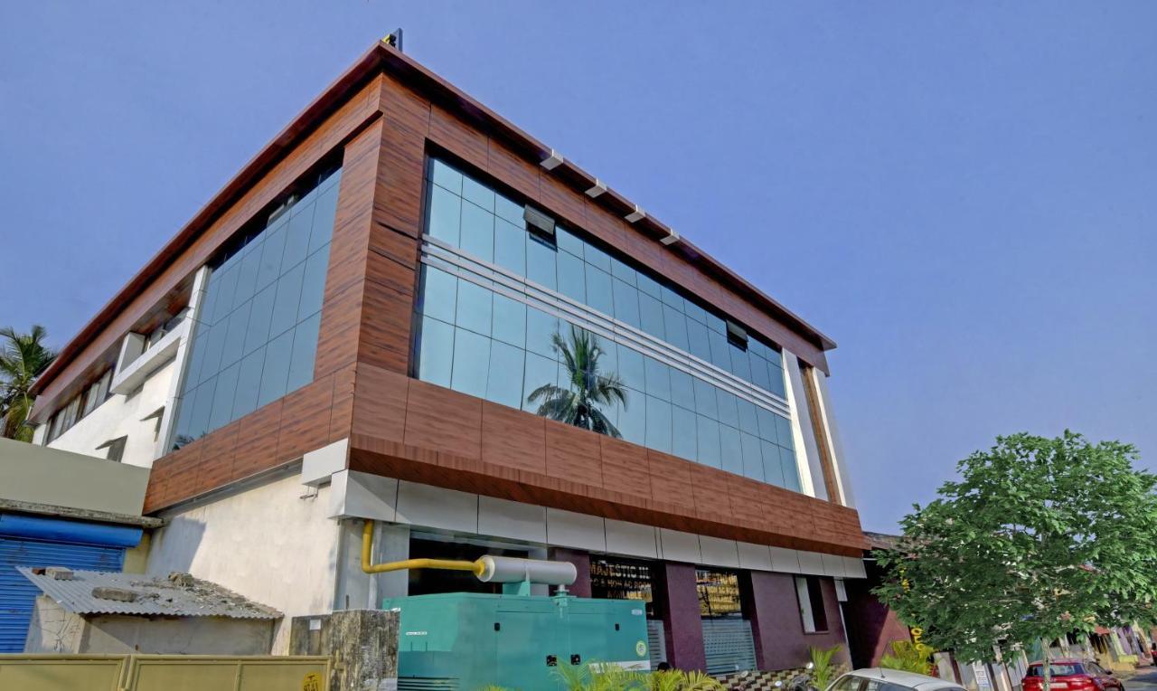 Treebo Trip Majestic Inn Thampanoor טריואנדרום מראה חיצוני תמונה