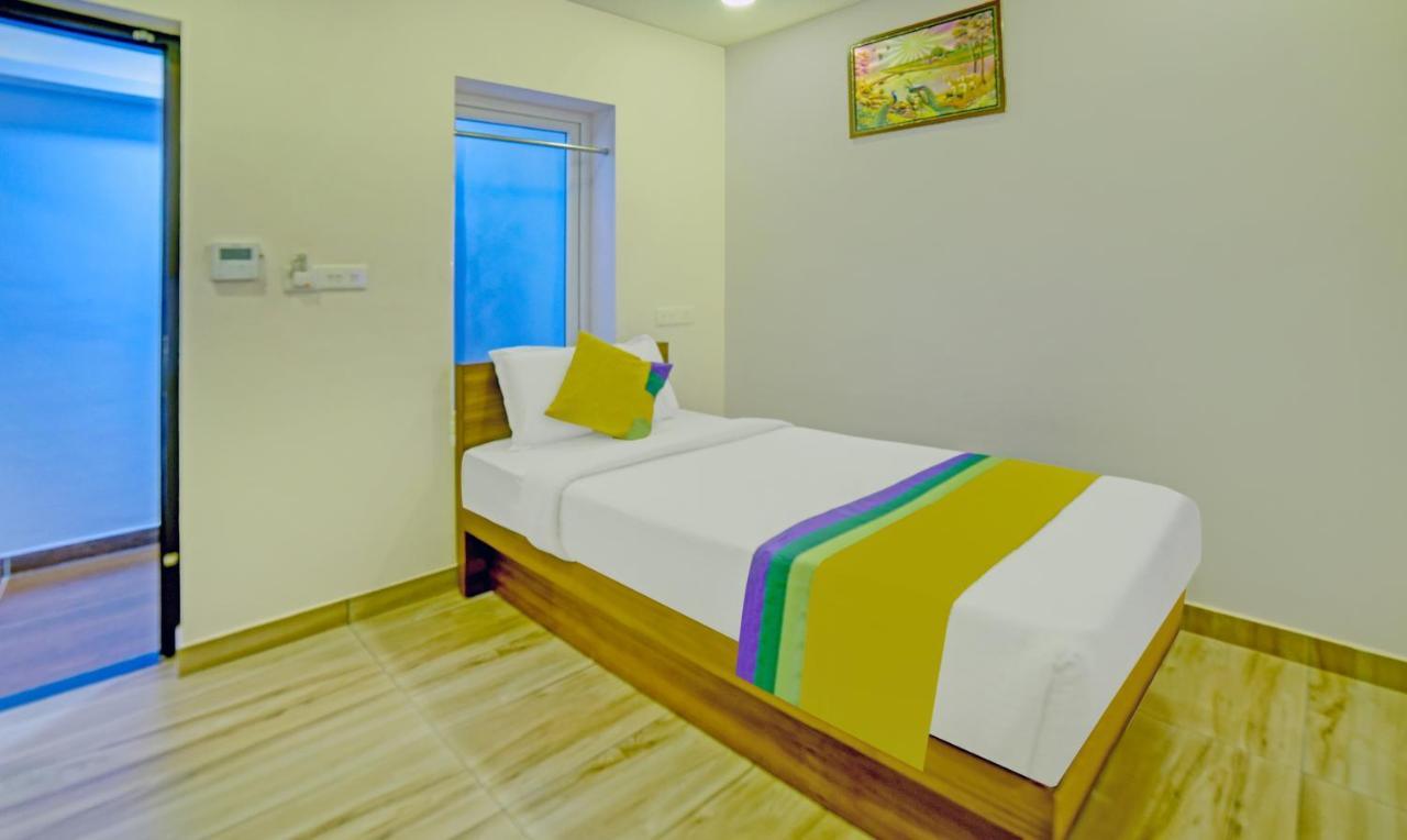 Treebo Trip Majestic Inn Thampanoor טריואנדרום מראה חיצוני תמונה